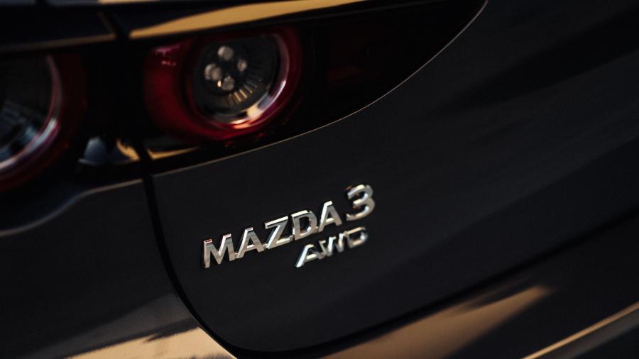 Логотип Mazda3 Skyactiv-G AWD Hatchback (BP) 2019 года  (NA) (фото 5 из 16)